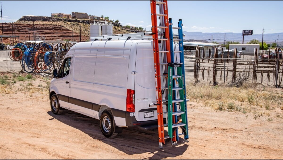 Cool Ladder Racks for Commercial Vehicles: G2000 Harrier and G2000 Maxi